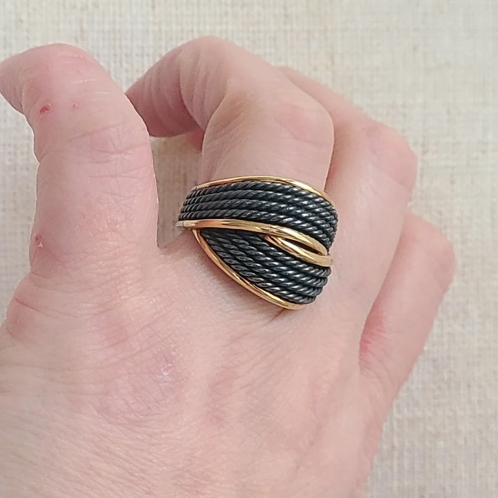 David Yurman Origami Crossover Ring In Blackened Silver and Gold - Picture 8 of 13
